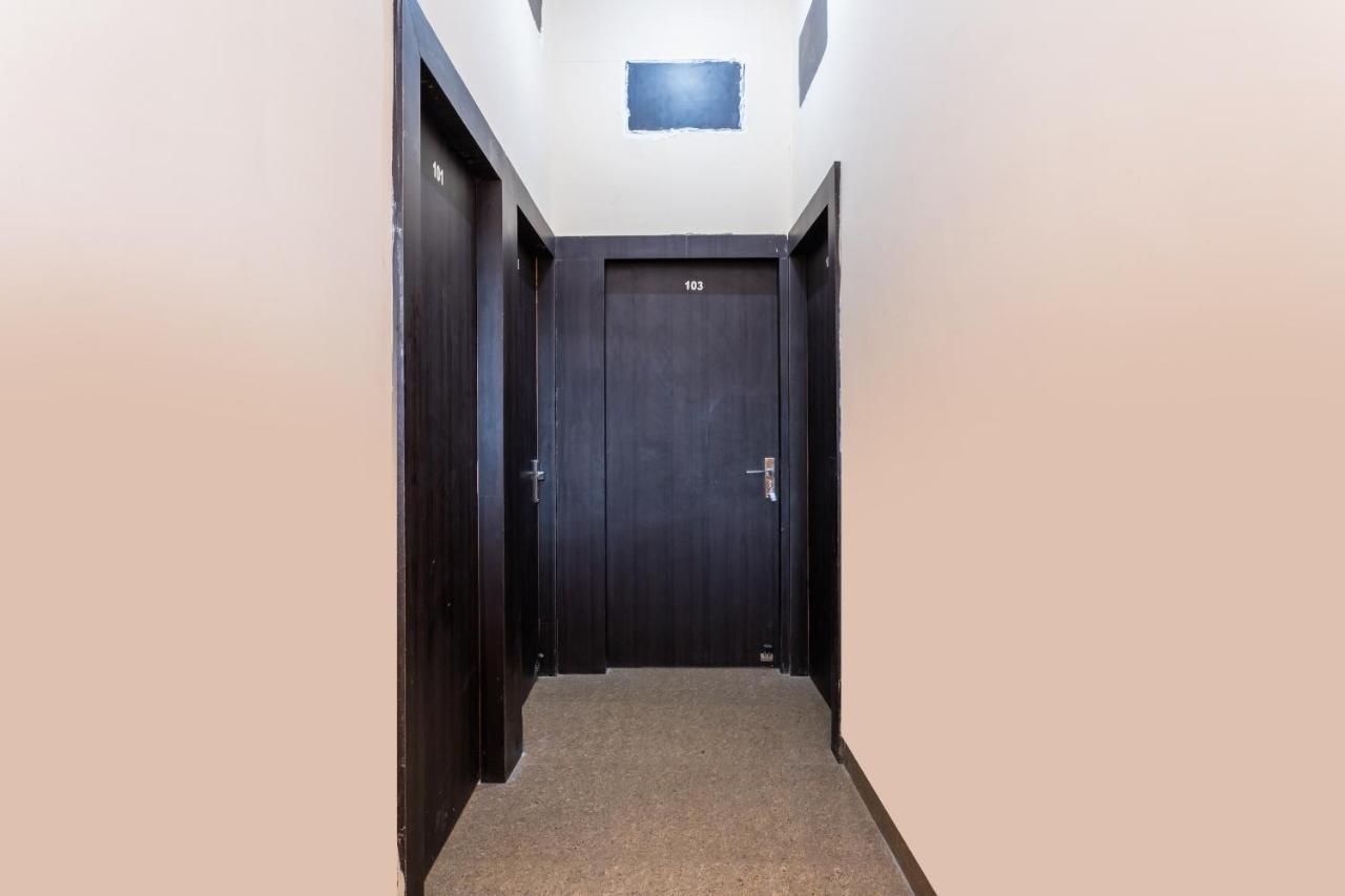 Oyo 35845 U-Turn Hotel Harsola Ngoại thất bức ảnh