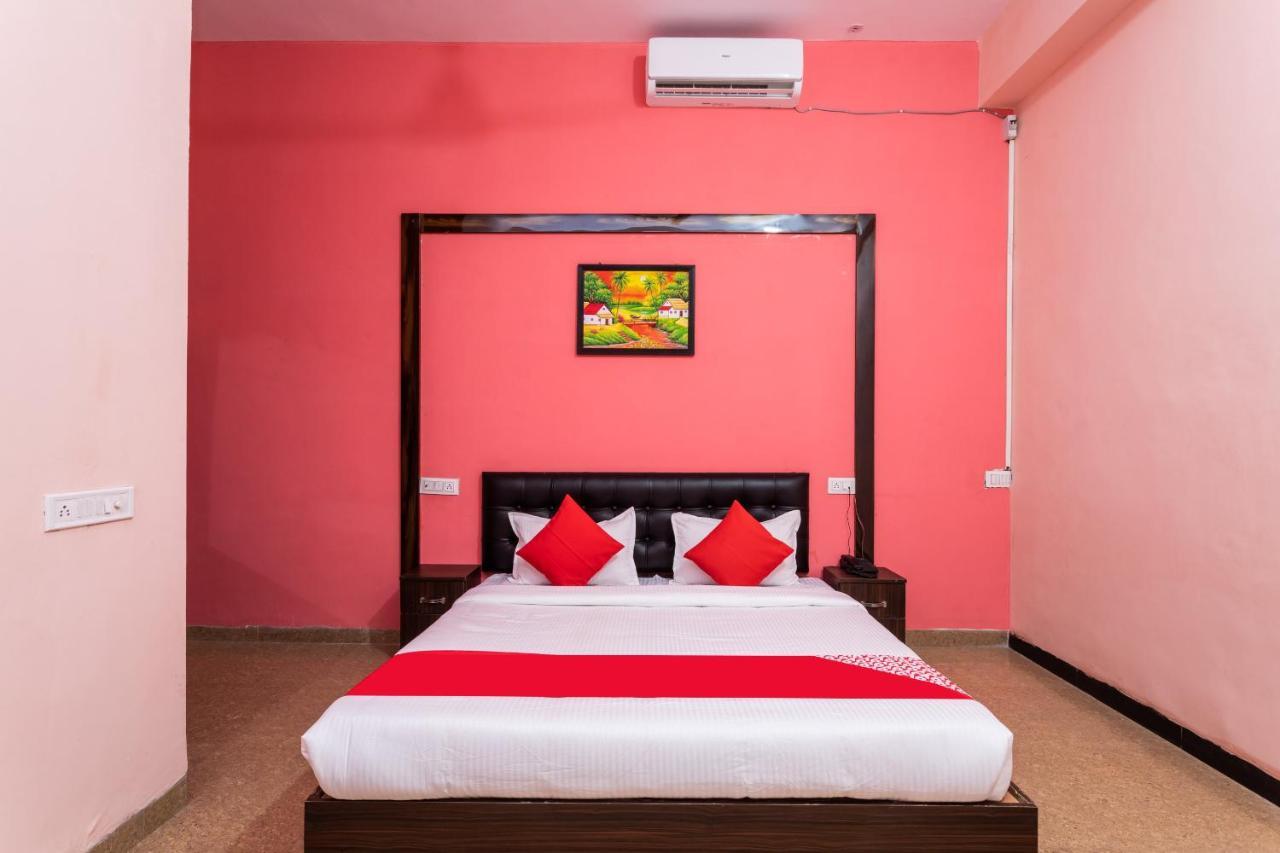 Oyo 35845 U-Turn Hotel Harsola Ngoại thất bức ảnh