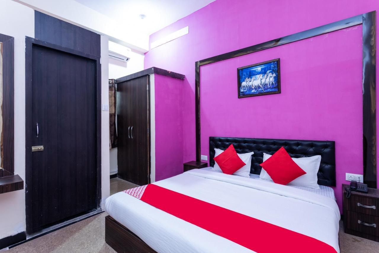 Oyo 35845 U-Turn Hotel Harsola Ngoại thất bức ảnh