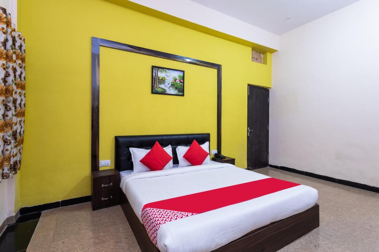 Oyo 35845 U-Turn Hotel Harsola Ngoại thất bức ảnh