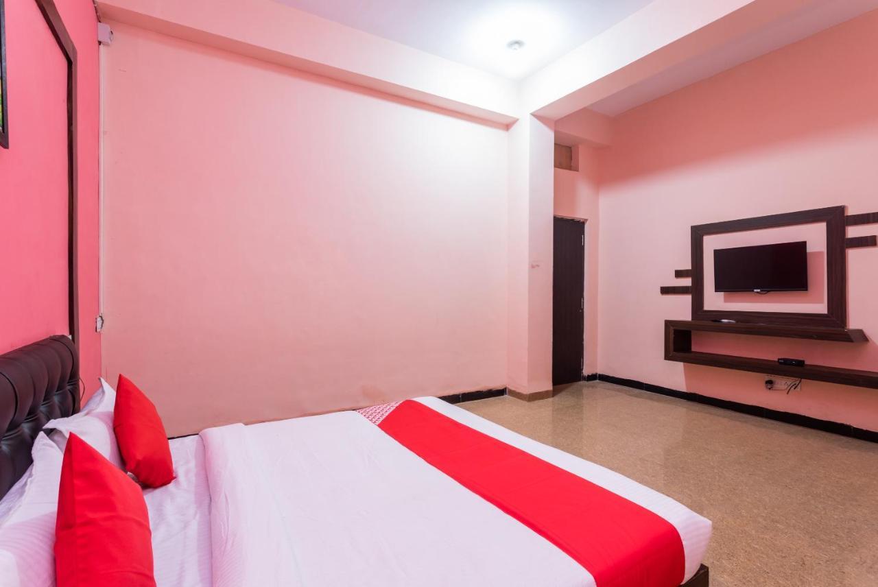 Oyo 35845 U-Turn Hotel Harsola Ngoại thất bức ảnh